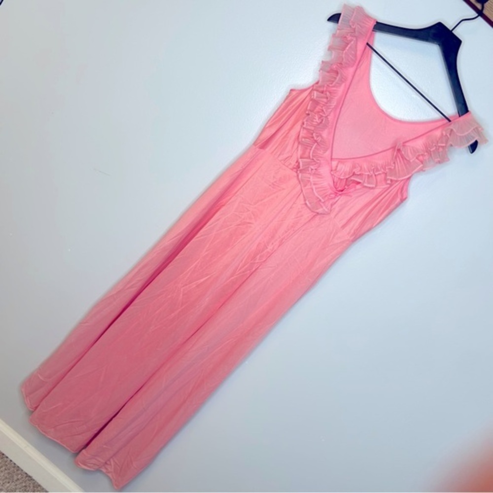 Vanity Fair Vintage Pleated Pink Ruffle Sleeveles… - image 1